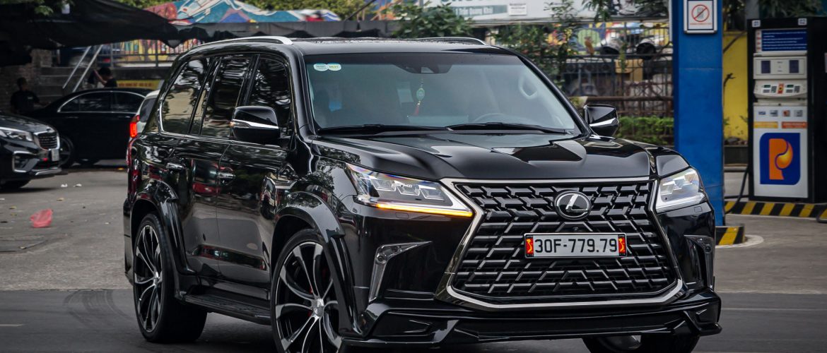 SUV hạng sang Lexus LX 570 độ độc của tay chơi Hà Nội