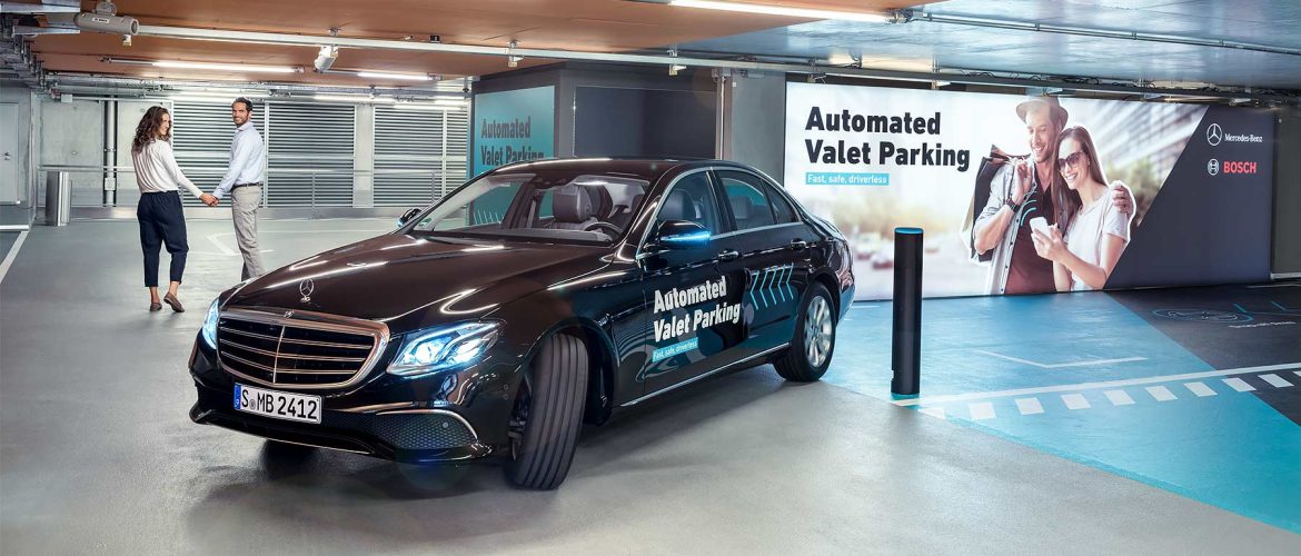 Công nghệ đỗ xe tự động không người lái của Mercedes-Benz chính thức thương mại hóa
