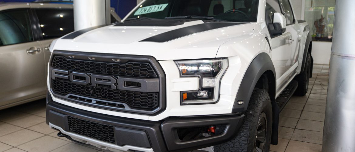 Ngắm nhìn “khủng long” Ford F-150 Raptor lên sàn xe cũ với giá hơn 4,1 tỷ đồng