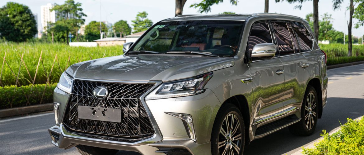 Khám phá “Xe dành cho các chủ tịch” Lexus LX 570 Sport Plus sau 2 năm tuổi vẫn có giá gần 10 tỷ đồng