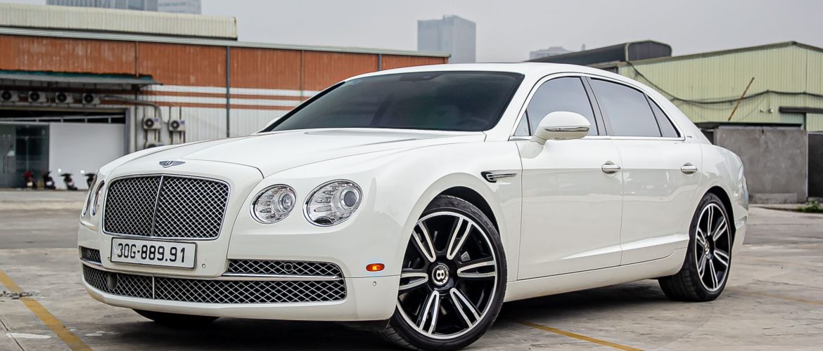 Sau 8 năm gắn bó, Bentley Continental Flying Spur lên sàn với mức giá hơn 8 tỷ Đồng