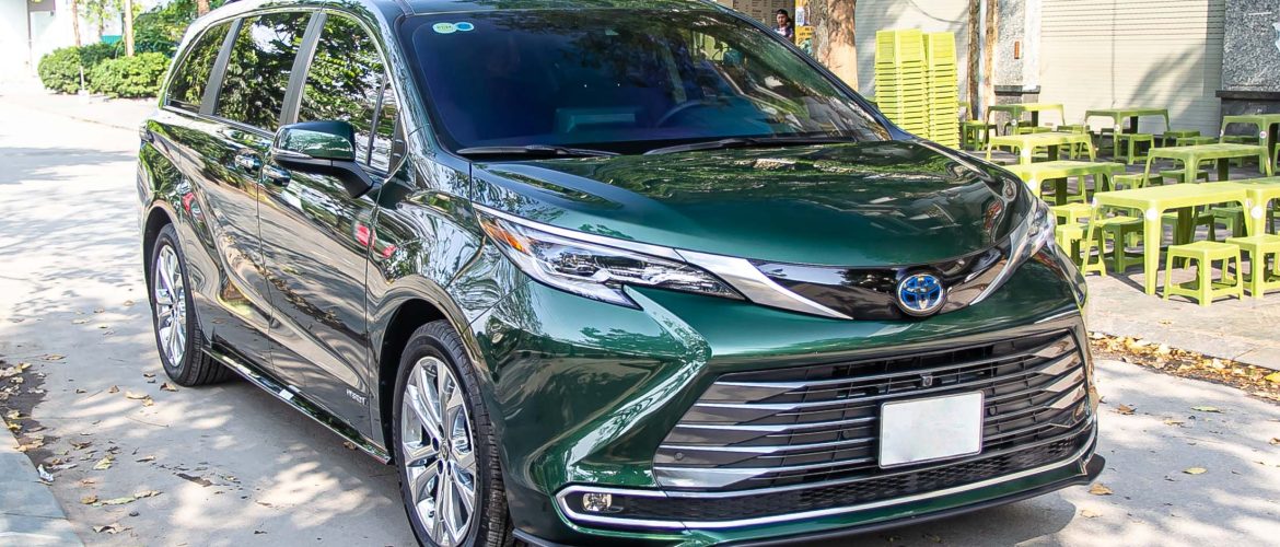 Toyota Sienna Hybrid 2021 tìm chủ mới sau gần 8.500 km, giá khoảng 4,5 tỷ Đồng