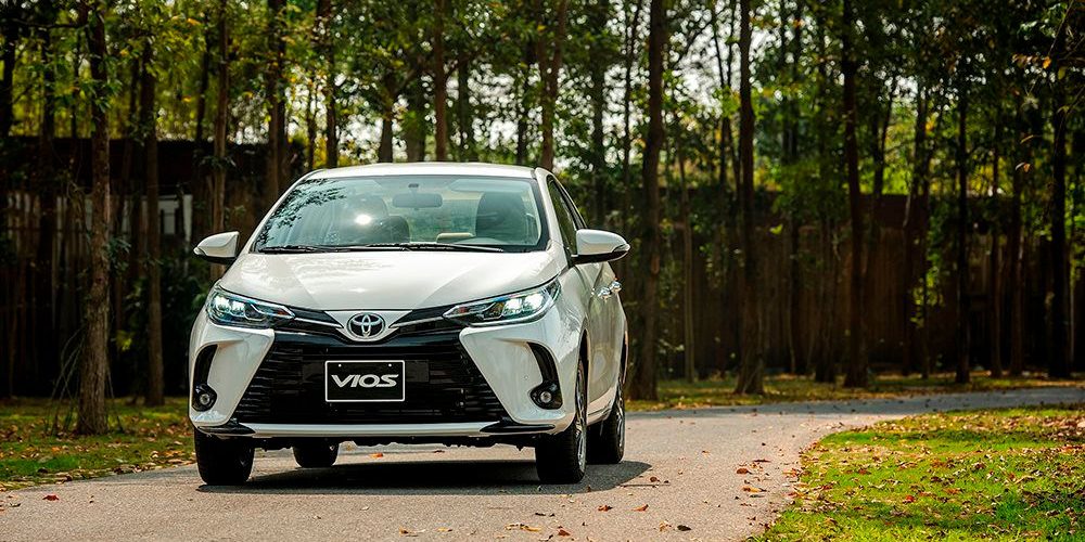 Toyota Việt Nam bán hơn 4.300 xe trong tháng 2/2022, chủ yếu là Corolla Cross và Vios